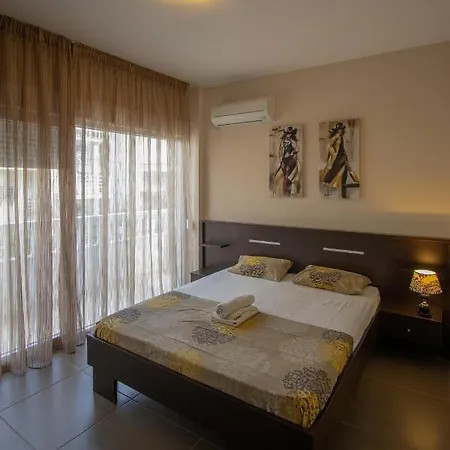 Indigo Luxury Olympiakí Aktí
