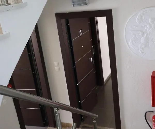 Indigo Luxury Olympiakí Aktí