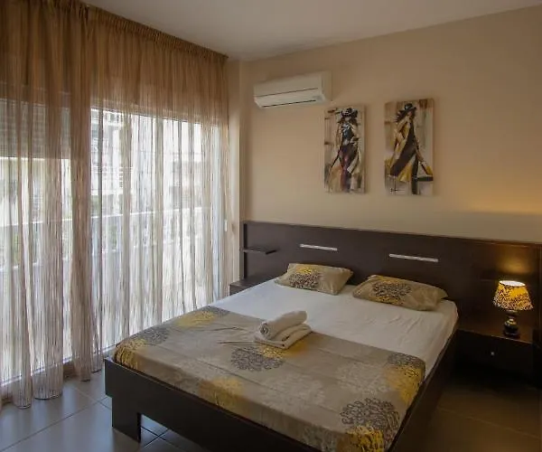 Indigo Luxury Olympiakí Aktí