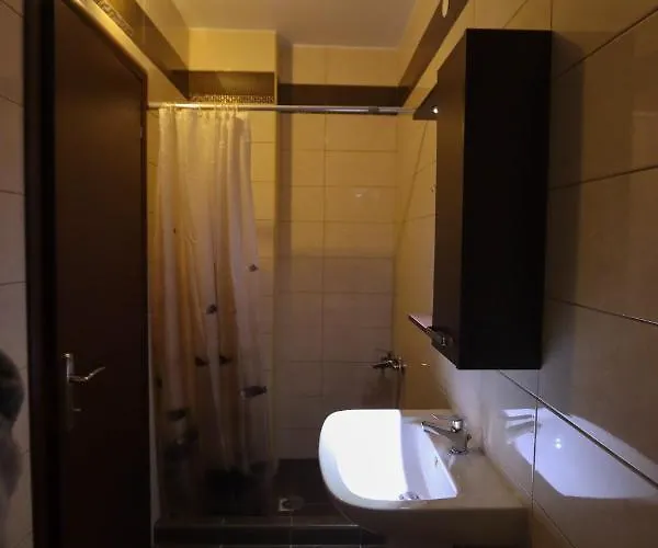 Indigo Luxury Olympiakí Aktí
